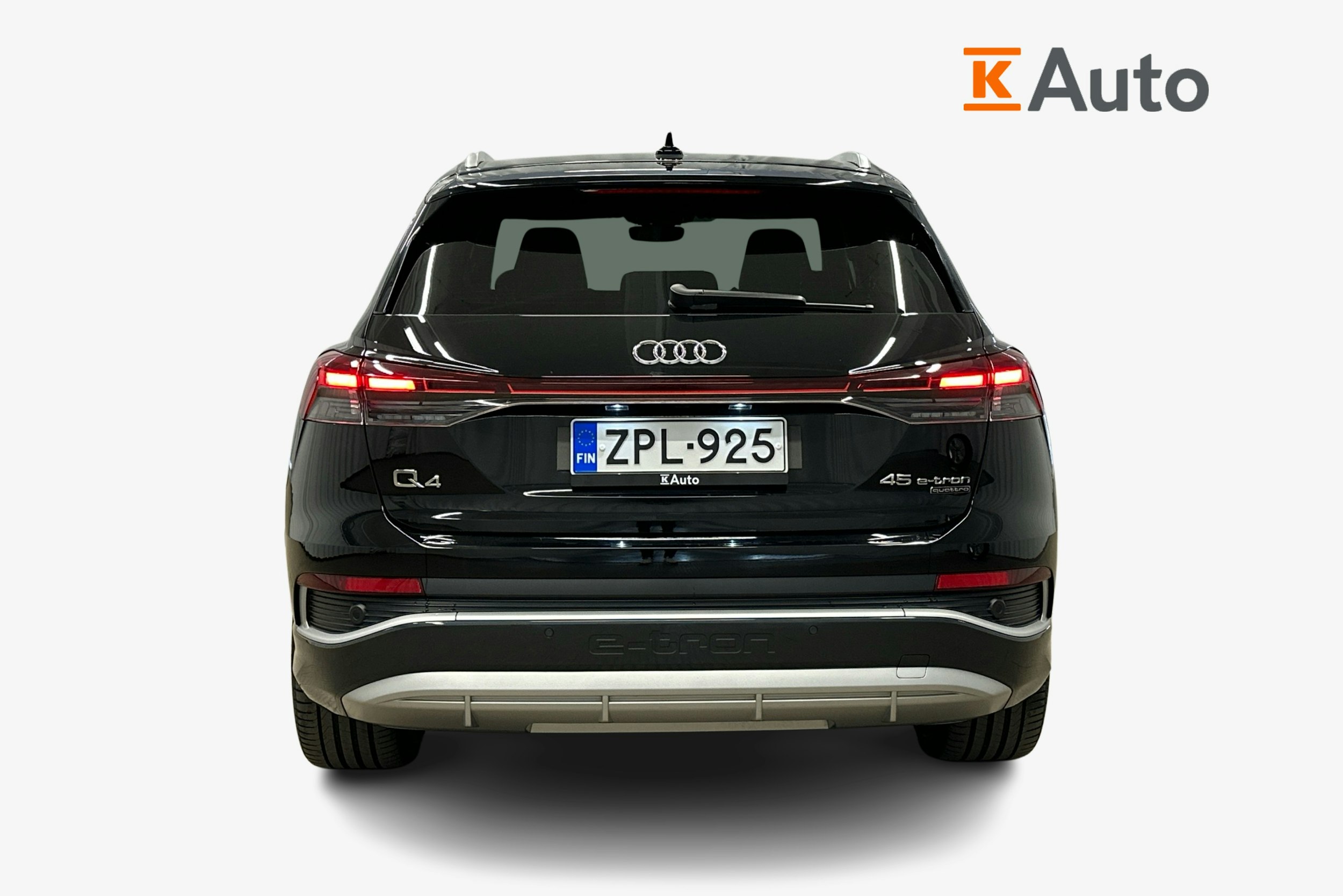 musta Audi Q4 e-tron 2023 kuva 3.