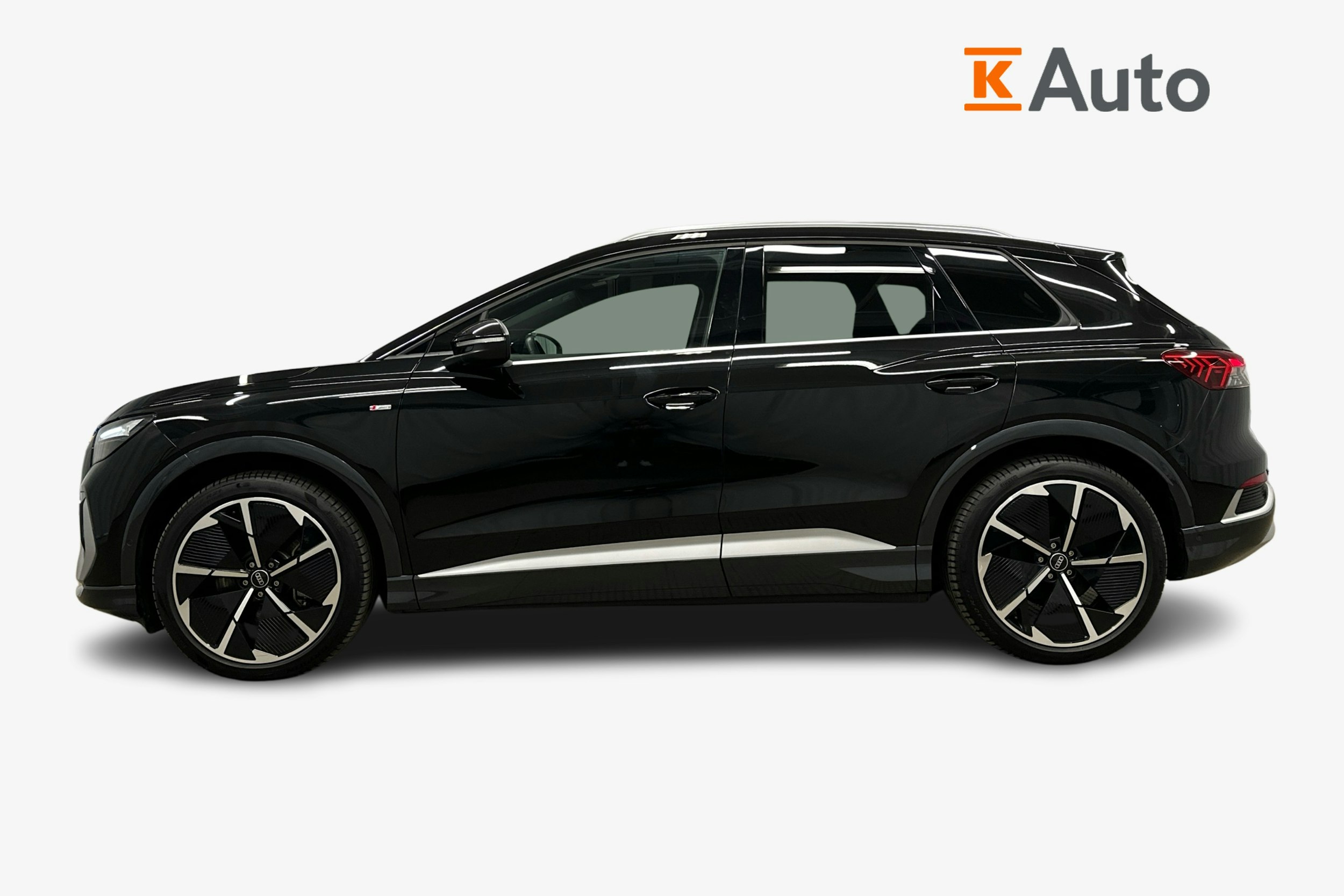 musta Audi Q4 e-tron 2023 kuva 5.