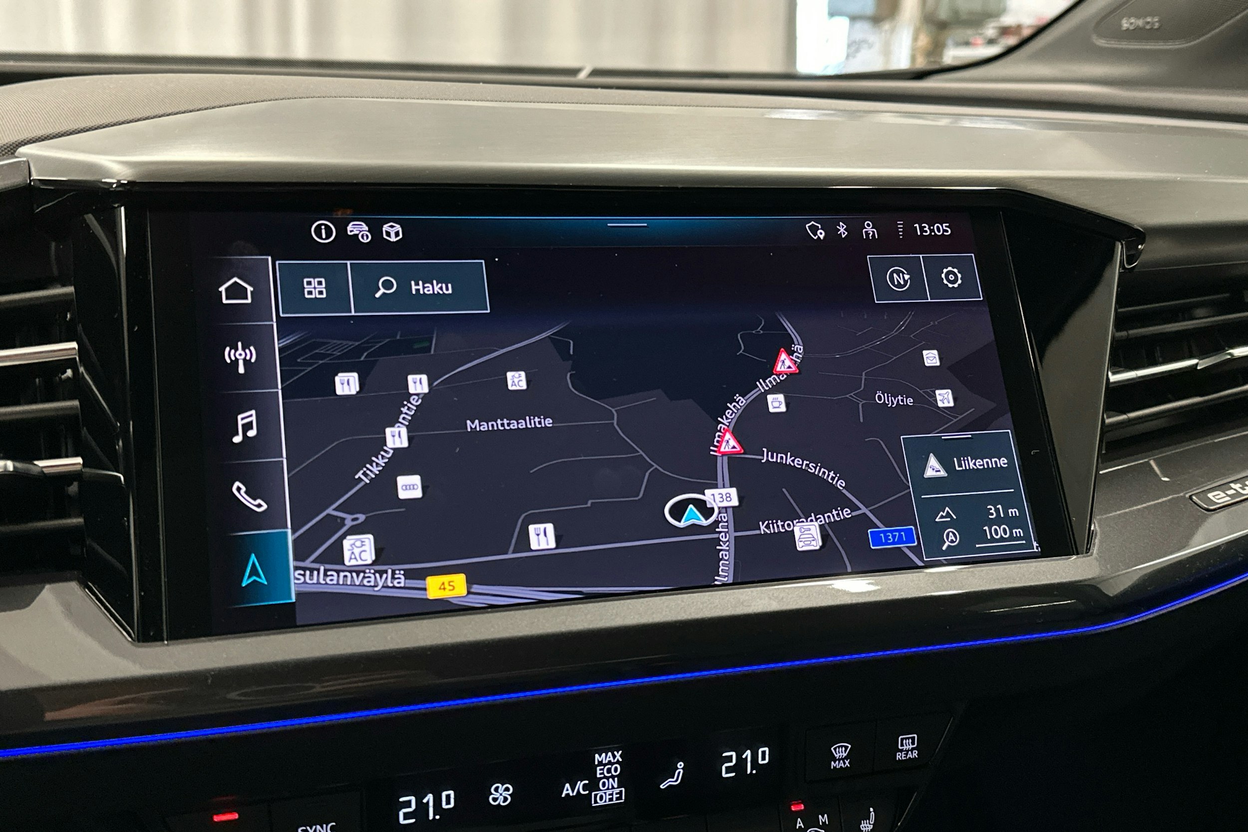 musta Audi Q4 e-tron 2023 kuva 14.