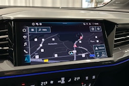 musta Audi Q4 e-tron 2023 kuva 14.