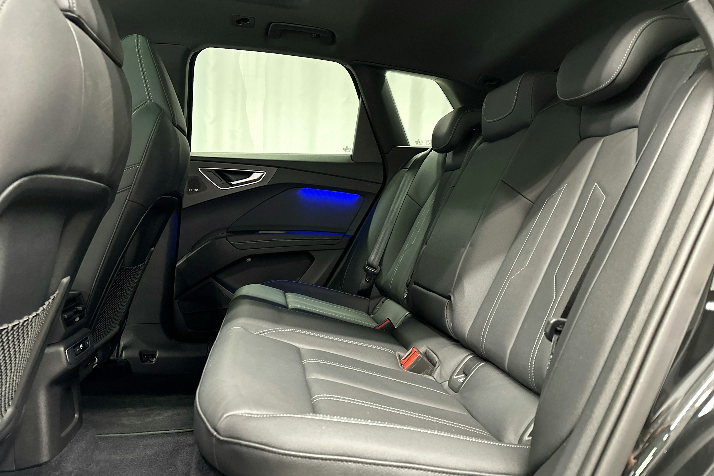 musta Audi Q4 e-tron 2023 kuva 28.