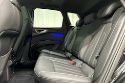 musta Audi Q4 e-tron 2023 kuva 28.