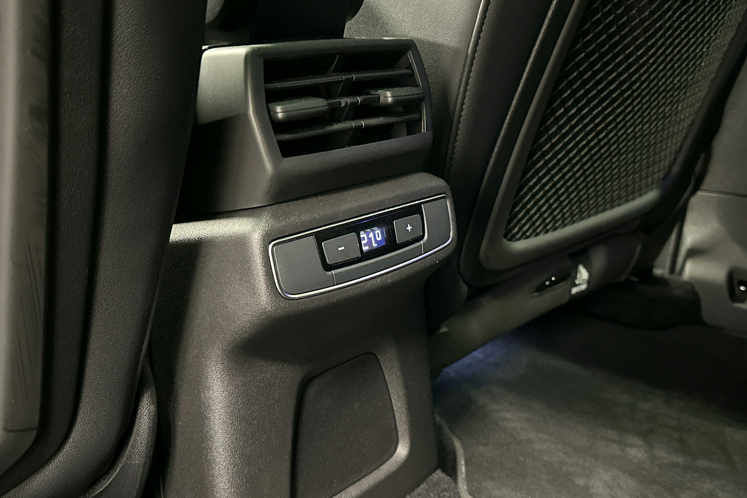 musta Audi Q4 e-tron 2023 kuva 29.