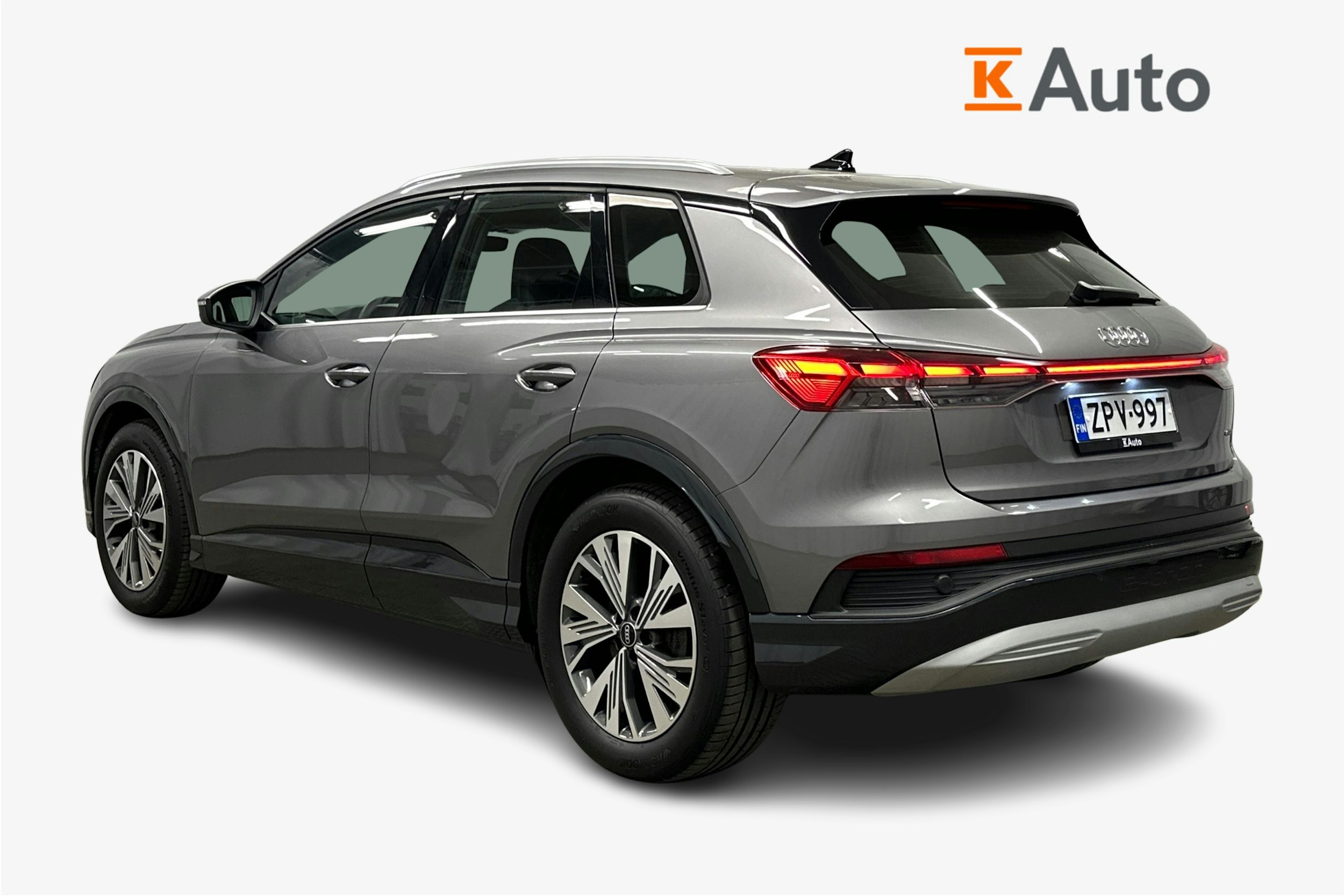 harmaa Audi Q4 e-tron 2023 kuva 2.