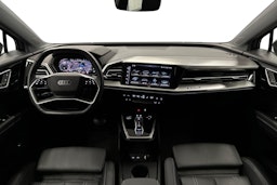 harmaa Audi Q4 e-tron 2023 kuva 9.
