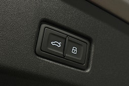 harmaa Audi Q4 e-tron 2023 kuva 15.
