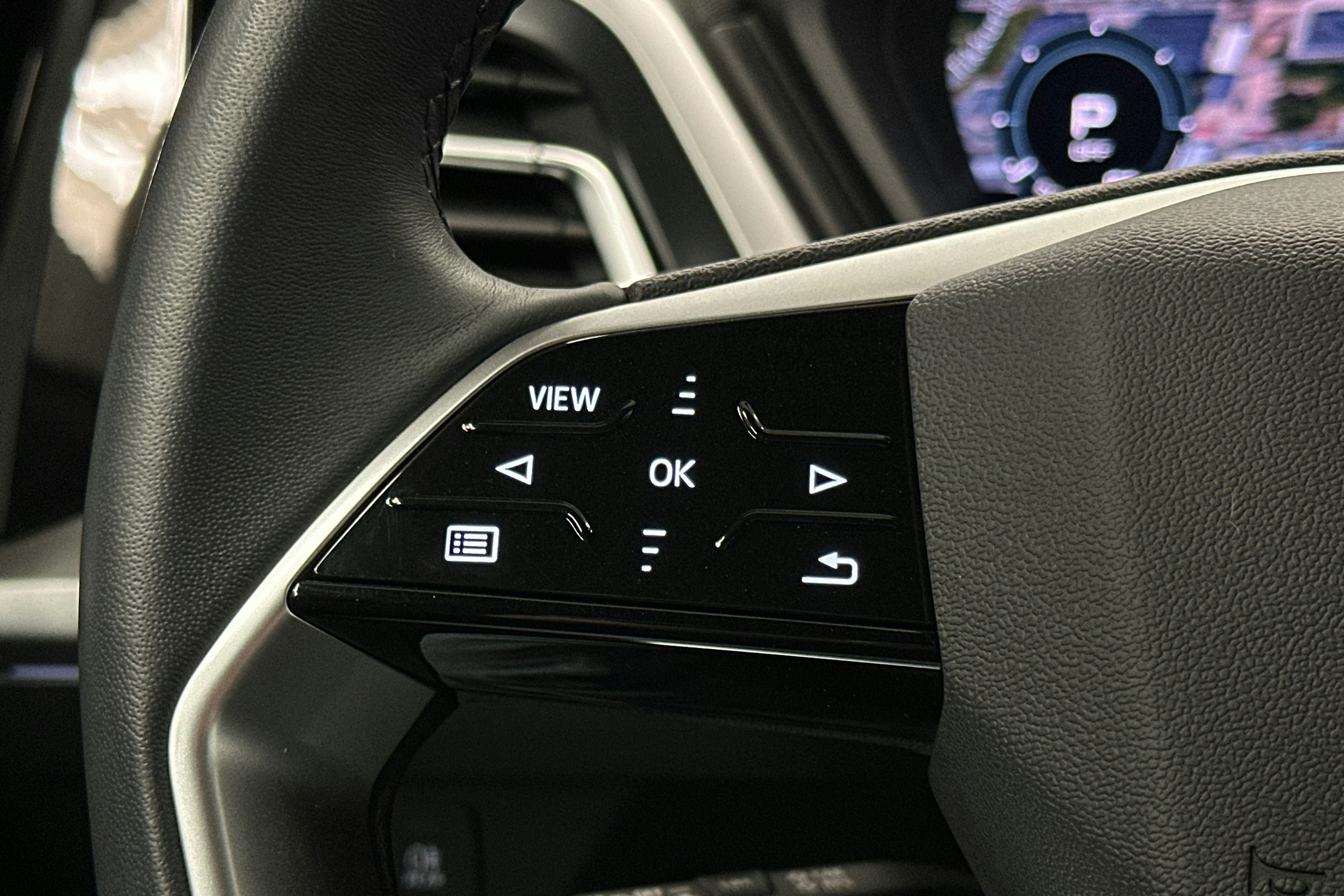 harmaa Audi Q4 e-tron 2023 kuva 19.