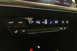 harmaa Audi Q4 e-tron 2023 kuva 29.