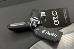 harmaa Audi Q4 e-tron 2023 kuva 32.