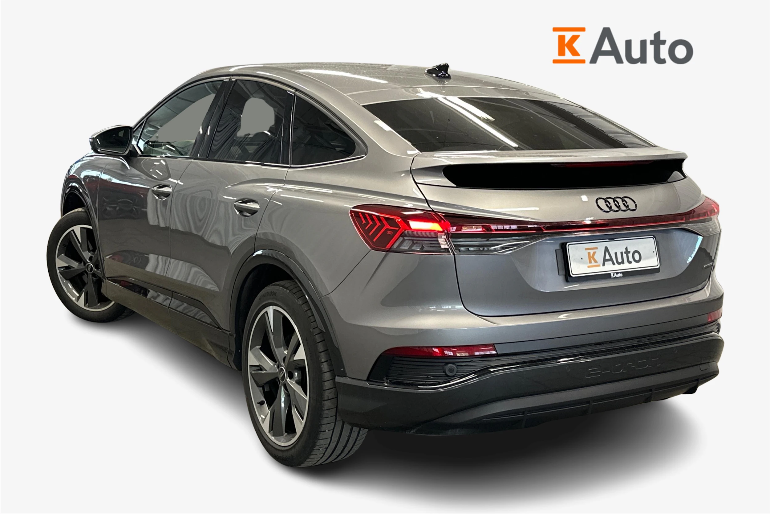 harmaa Audi Q4 e-tron 2024 kuva 2.