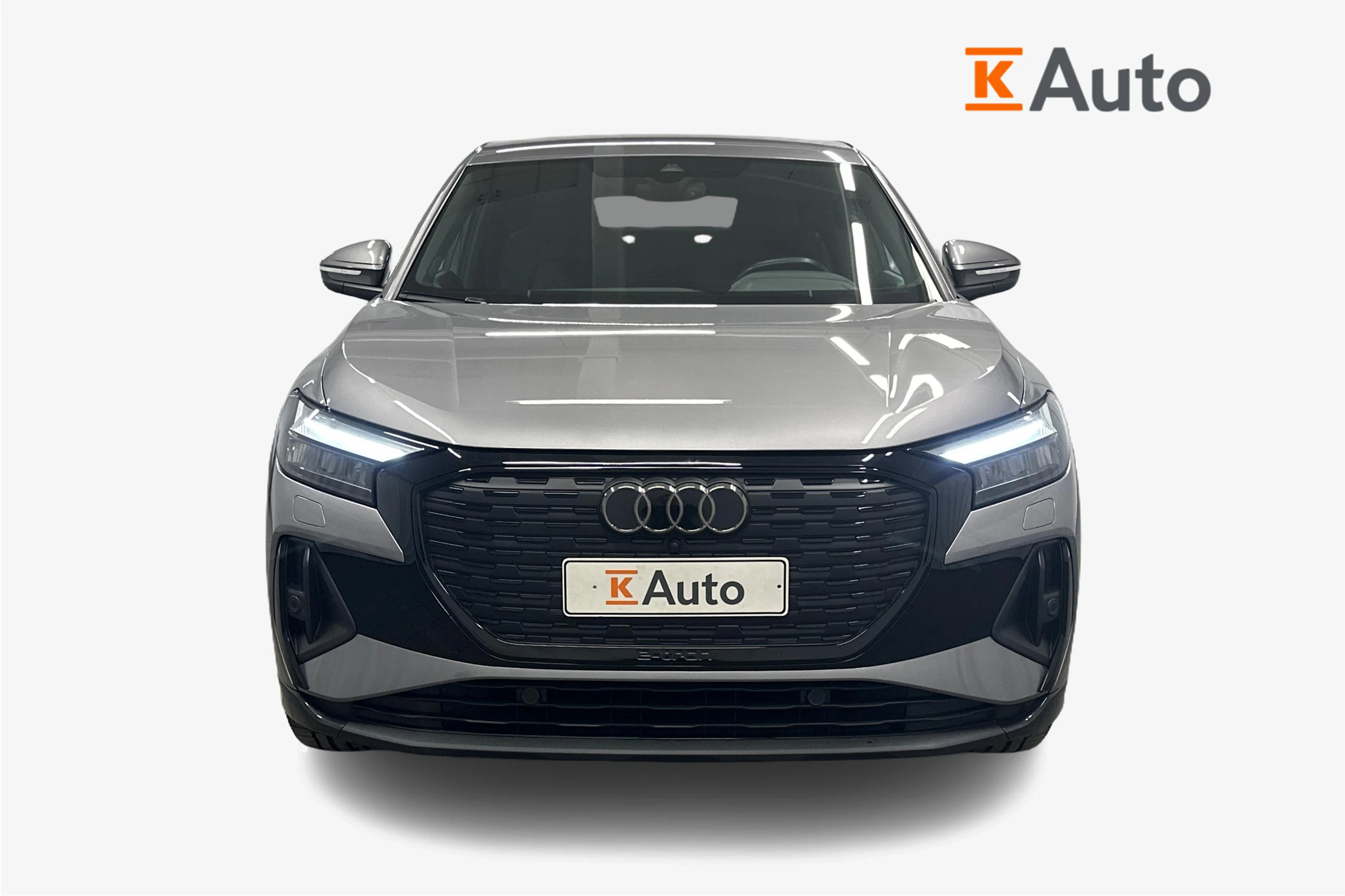 harmaa Audi Q4 e-tron 2024 kuva 4.