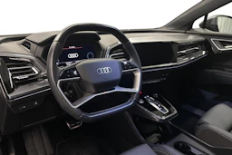 harmaa Audi Q4 e-tron 2024 kuva 6.