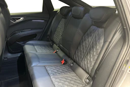 harmaa Audi Q4 e-tron 2024 kuva 8.