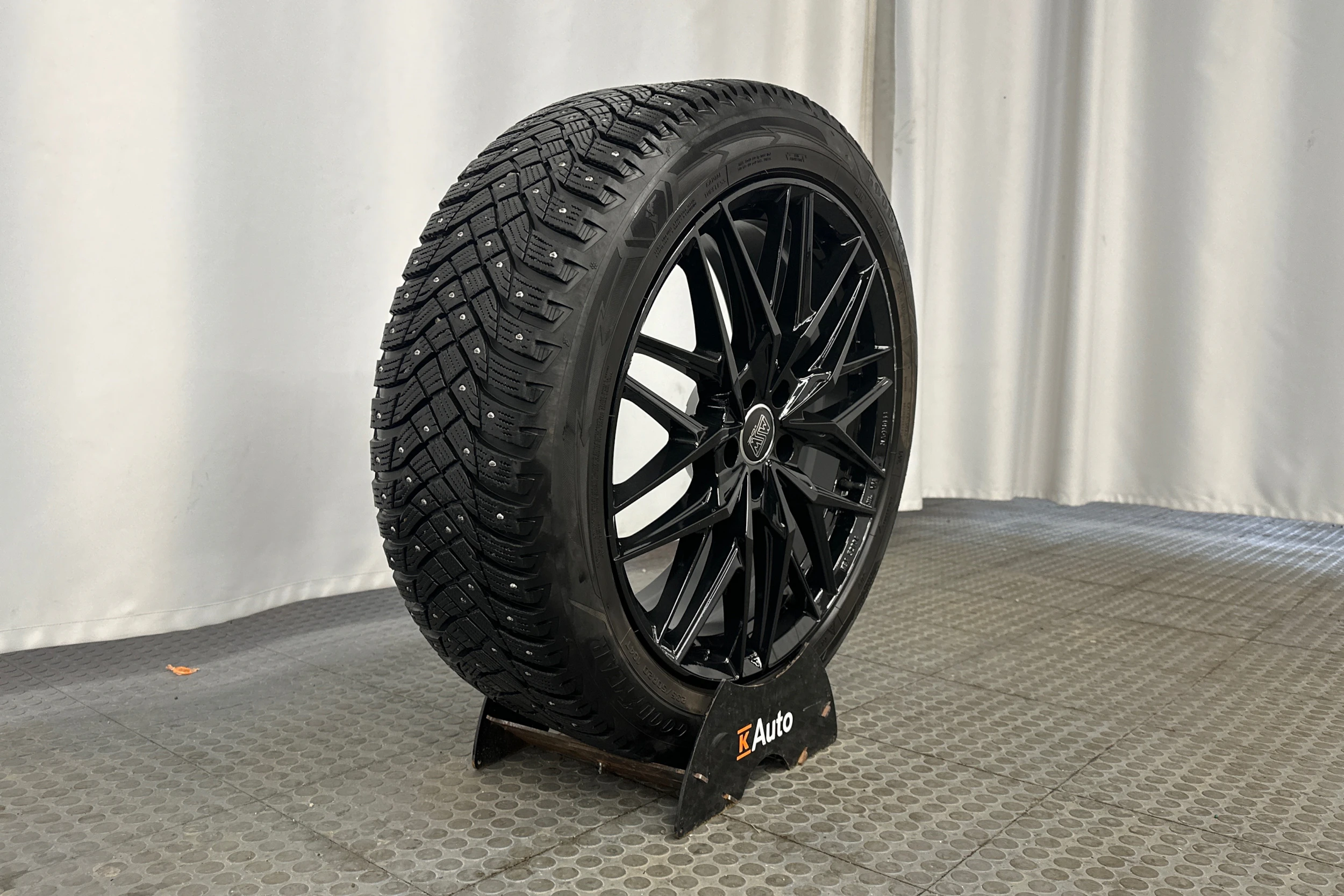 harmaa Audi Q4 e-tron 2024 kuva 10.
