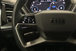 harmaa Audi Q4 e-tron 2024 kuva 11.