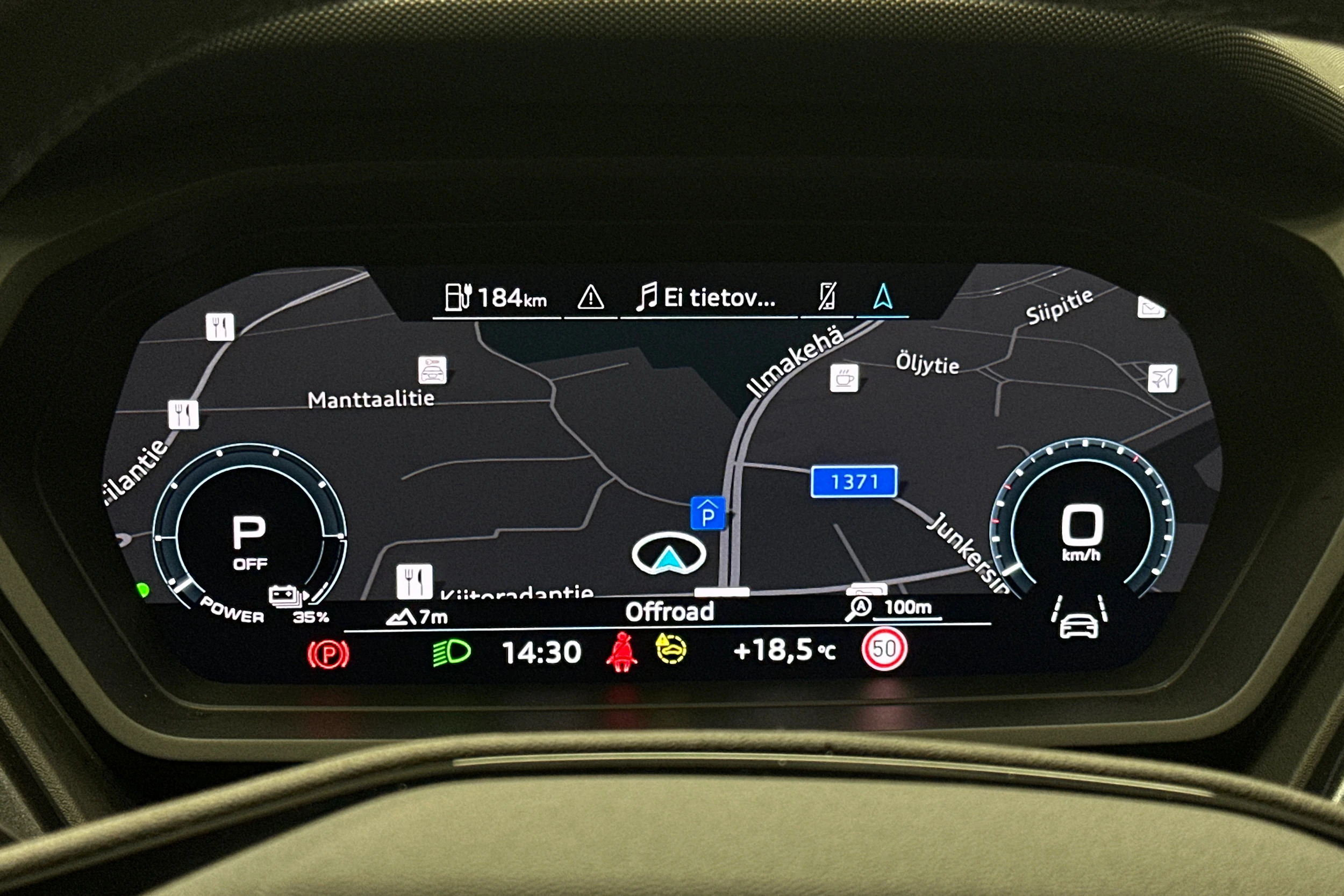 harmaa Audi Q4 e-tron 2024 kuva 13.