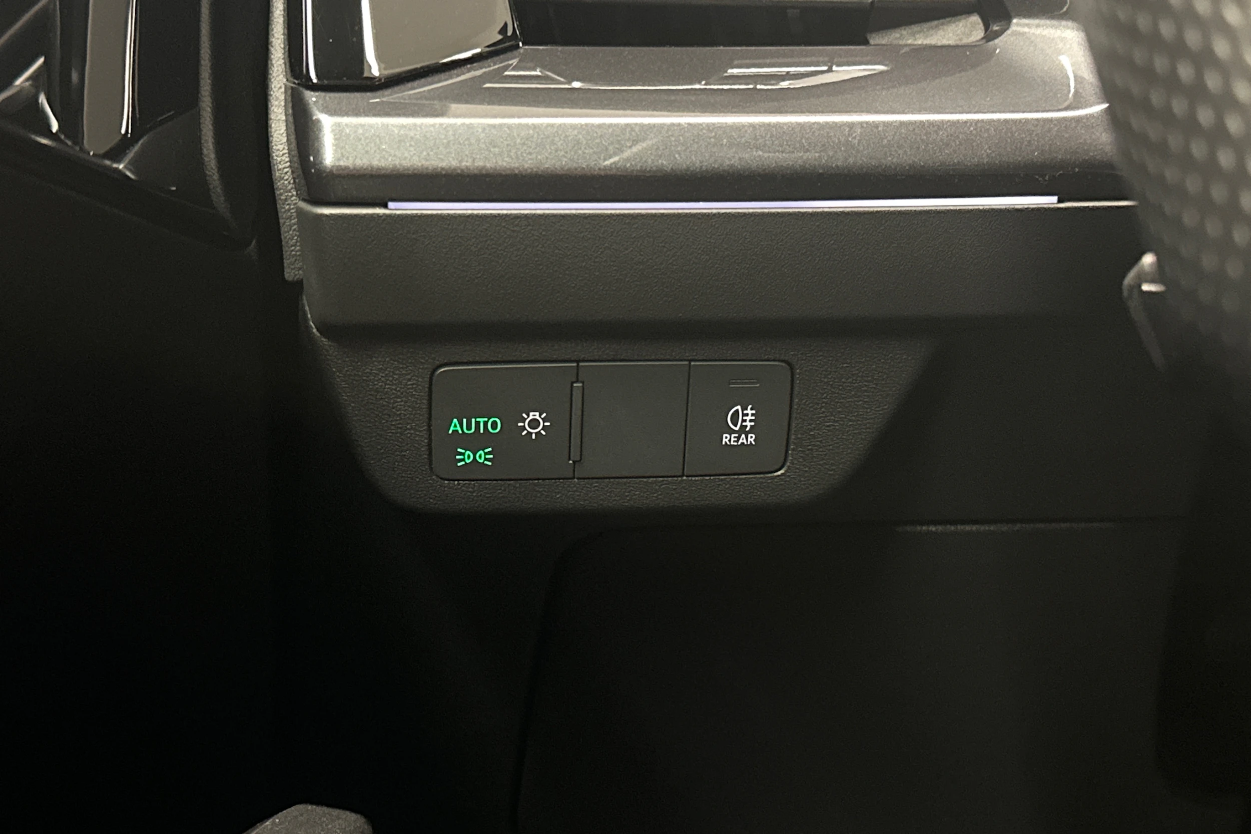 harmaa Audi Q4 e-tron 2024 kuva 14.