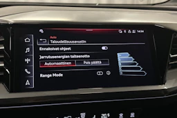 harmaa Audi Q4 e-tron 2024 kuva 28.