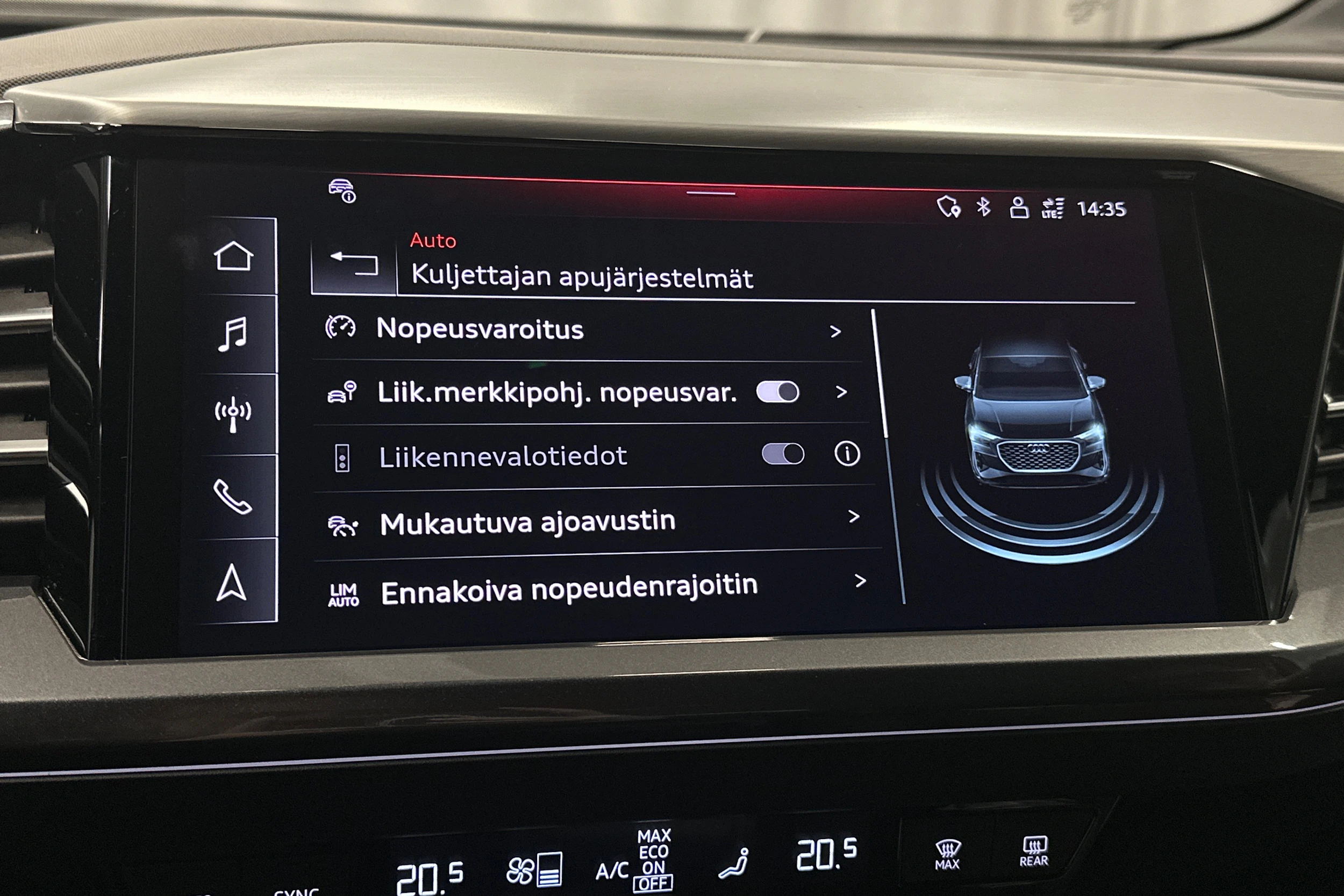 harmaa Audi Q4 e-tron 2024 kuva 31.