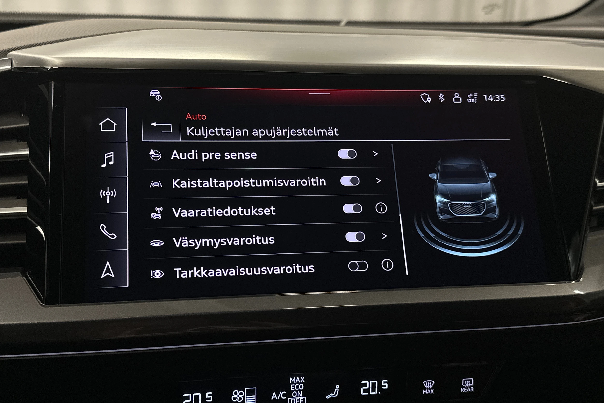 harmaa Audi Q4 e-tron 2024 kuva 32.