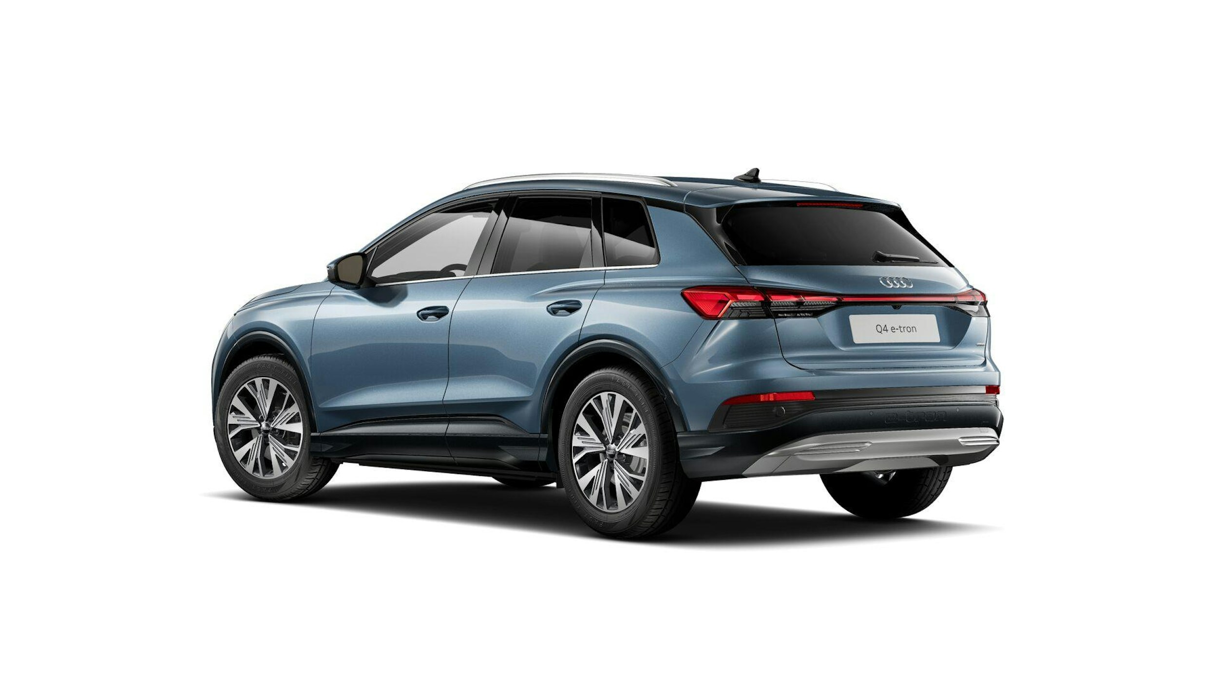 sininen Audi Q4 e-tron 2024 kuva 5.