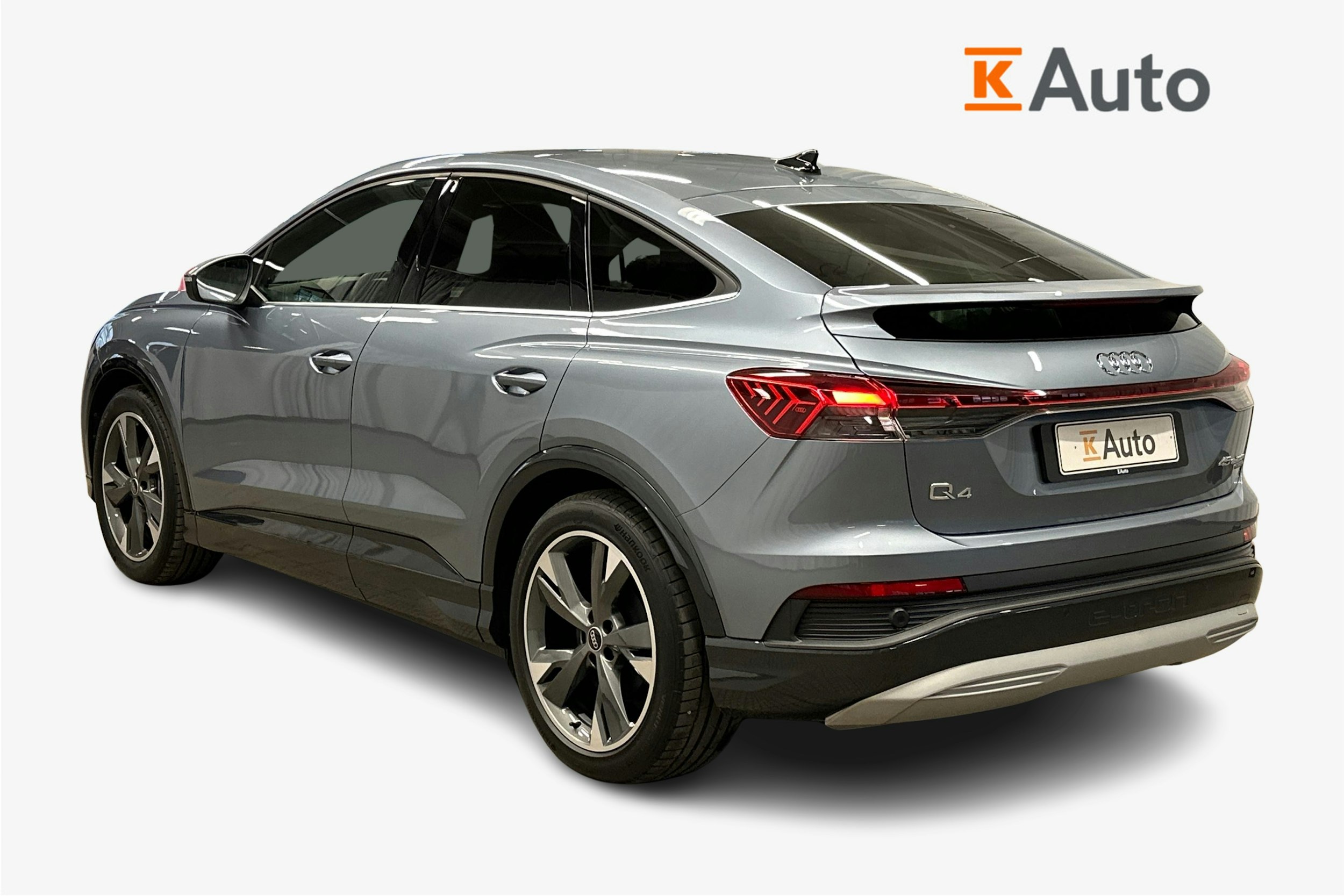 sininen Audi Q4 e-tron 2024 kuva 2.