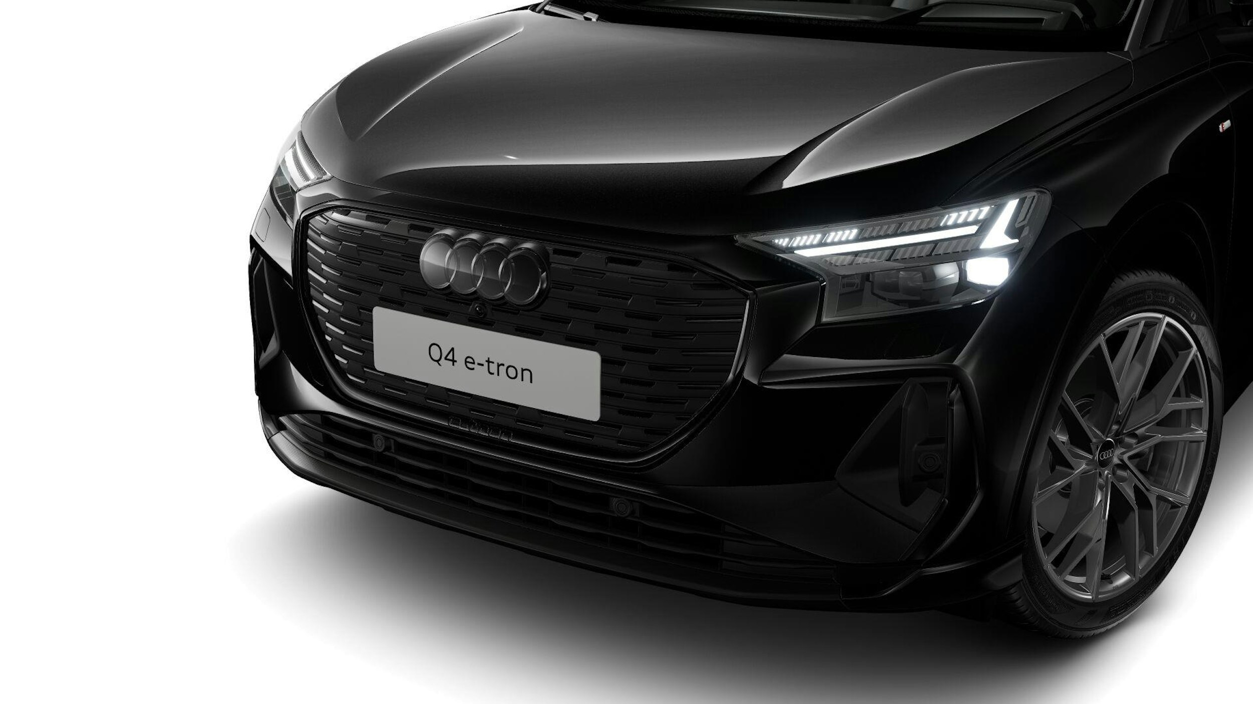 musta Audi Q4 e-tron 2024 kuva 6.