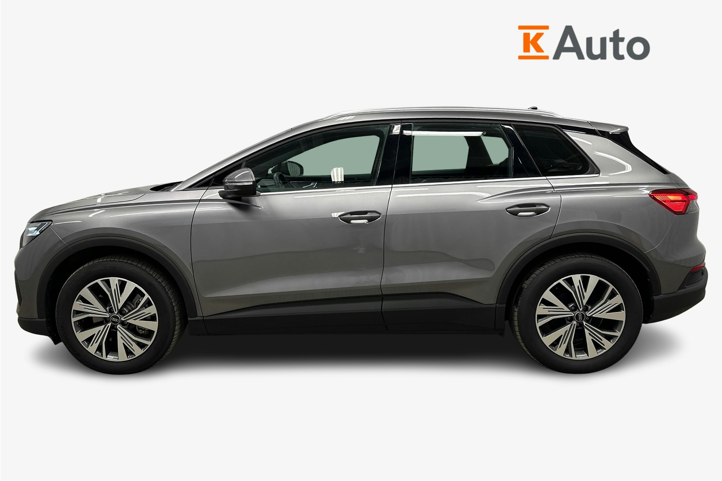 harmaa Audi Q4 e-tron 2024 kuva 5.