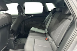 harmaa Audi Q4 e-tron 2024 kuva 8.
