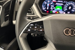 harmaa Audi Q4 e-tron 2024 kuva 11.