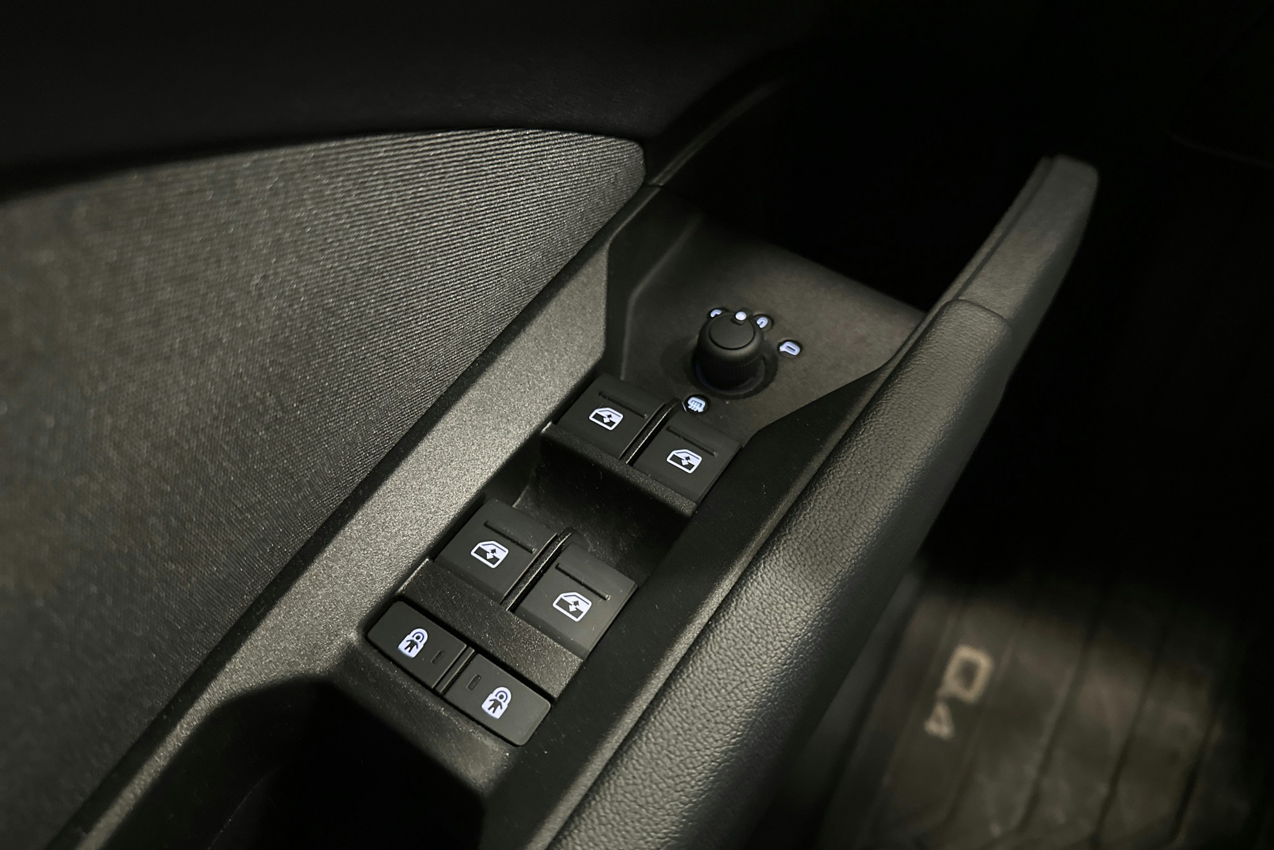 harmaa Audi Q4 e-tron 2024 kuva 14.