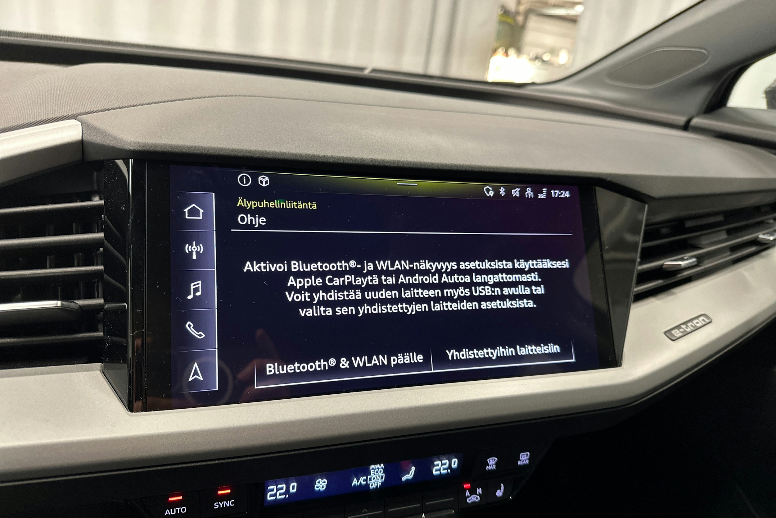 harmaa Audi Q4 e-tron 2024 kuva 16.