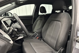 harmaa Audi Q4 e-tron 2024 kuva 24.