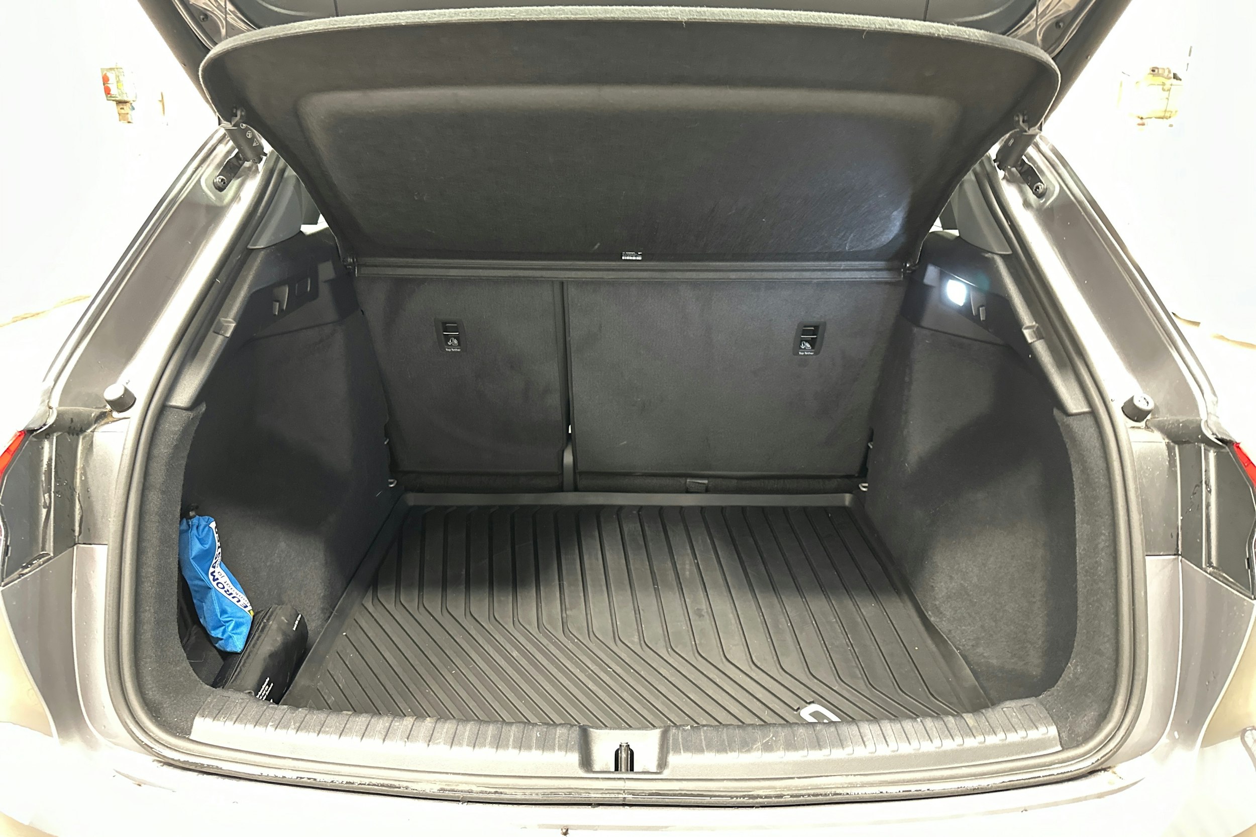 harmaa Audi Q4 e-tron 2024 kuva 25.