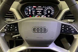 met. harmaa Audi Q4 e-tron 2024 kuva 12.