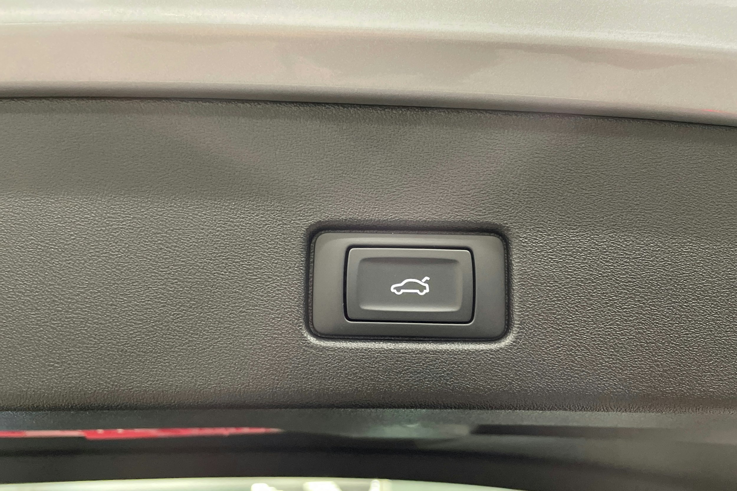met. harmaa Audi Q4 e-tron 2024 kuva 14.