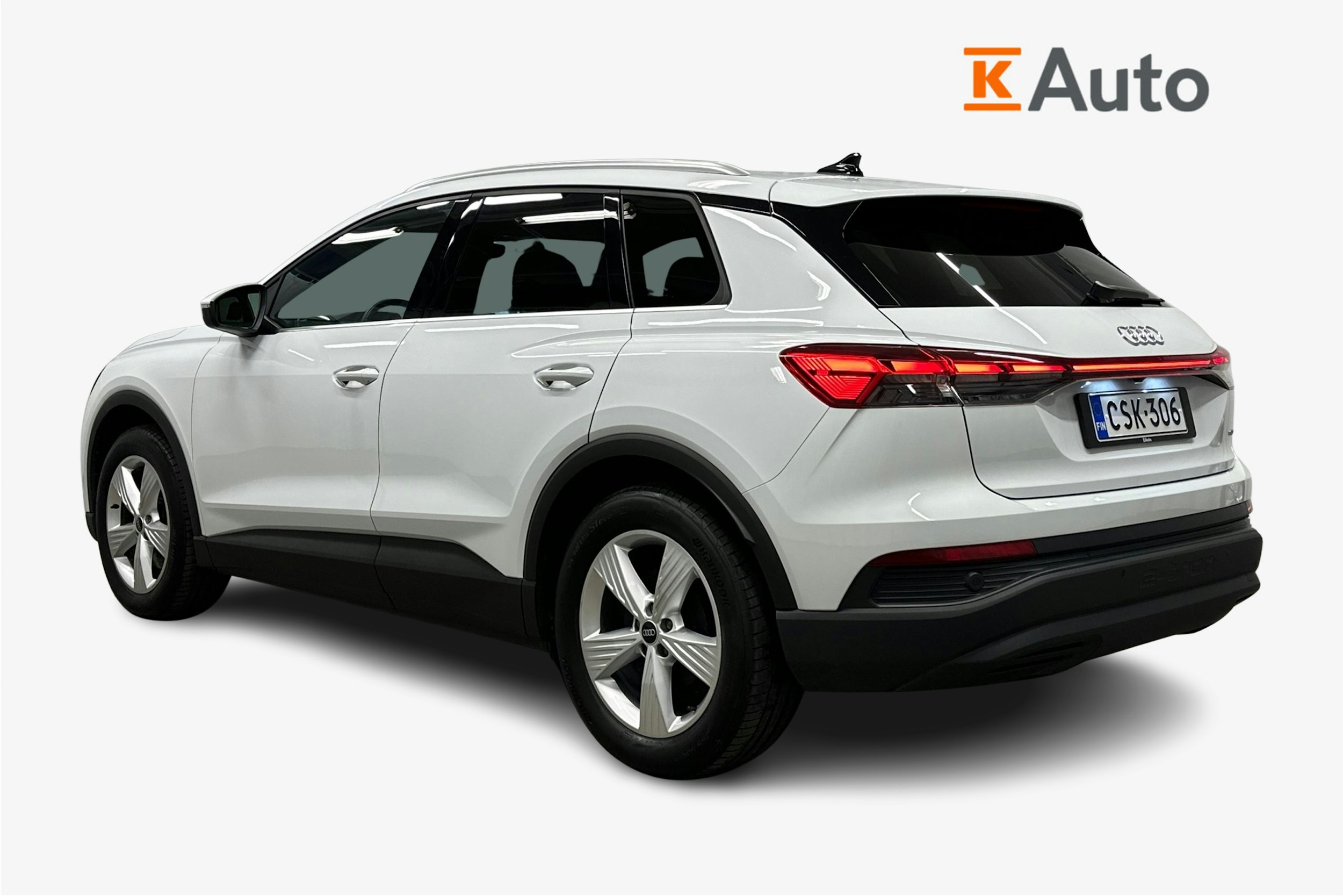valkoinen Audi Q4 e-tron 2024 kuva 2.