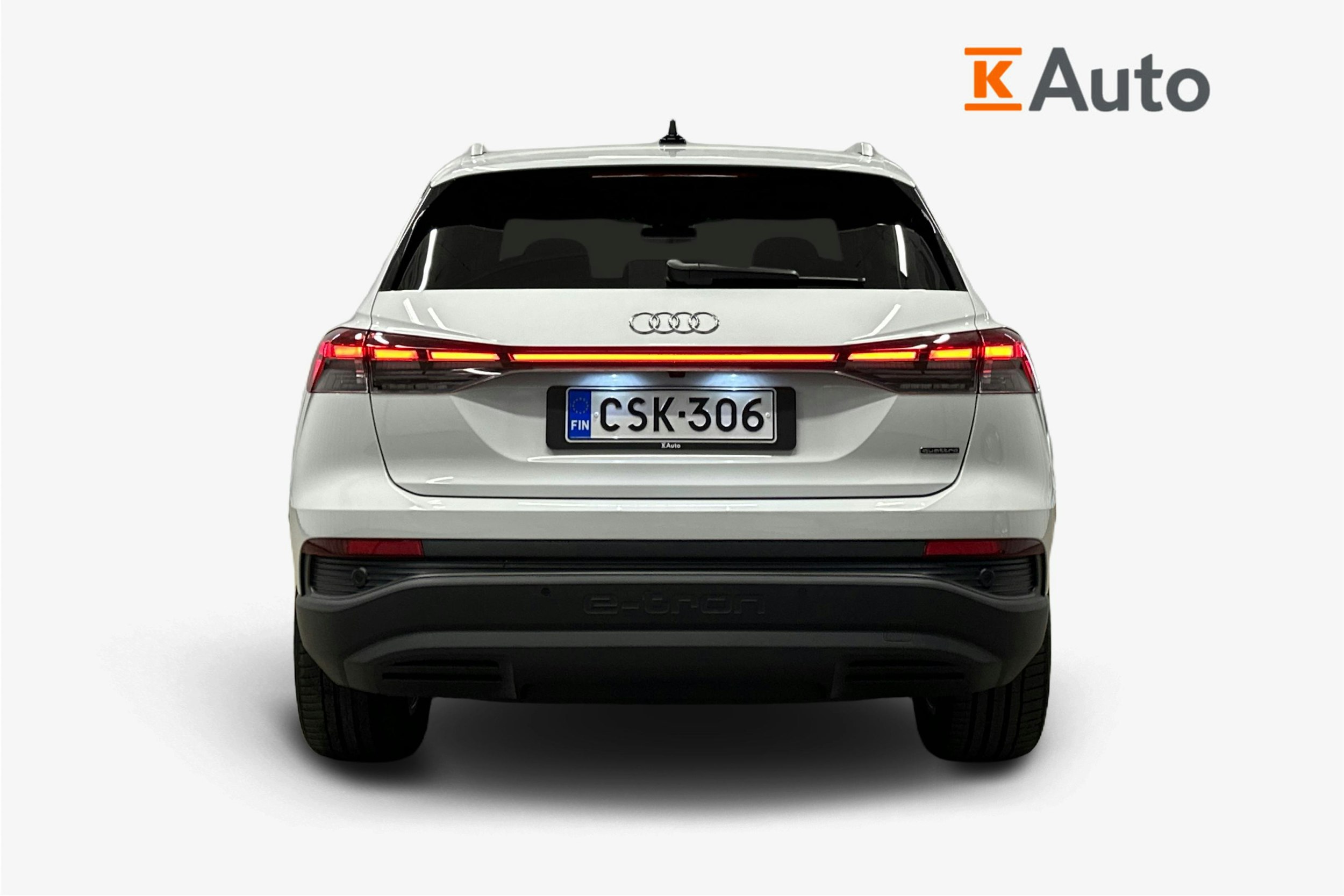 valkoinen Audi Q4 e-tron 2024 kuva 3.