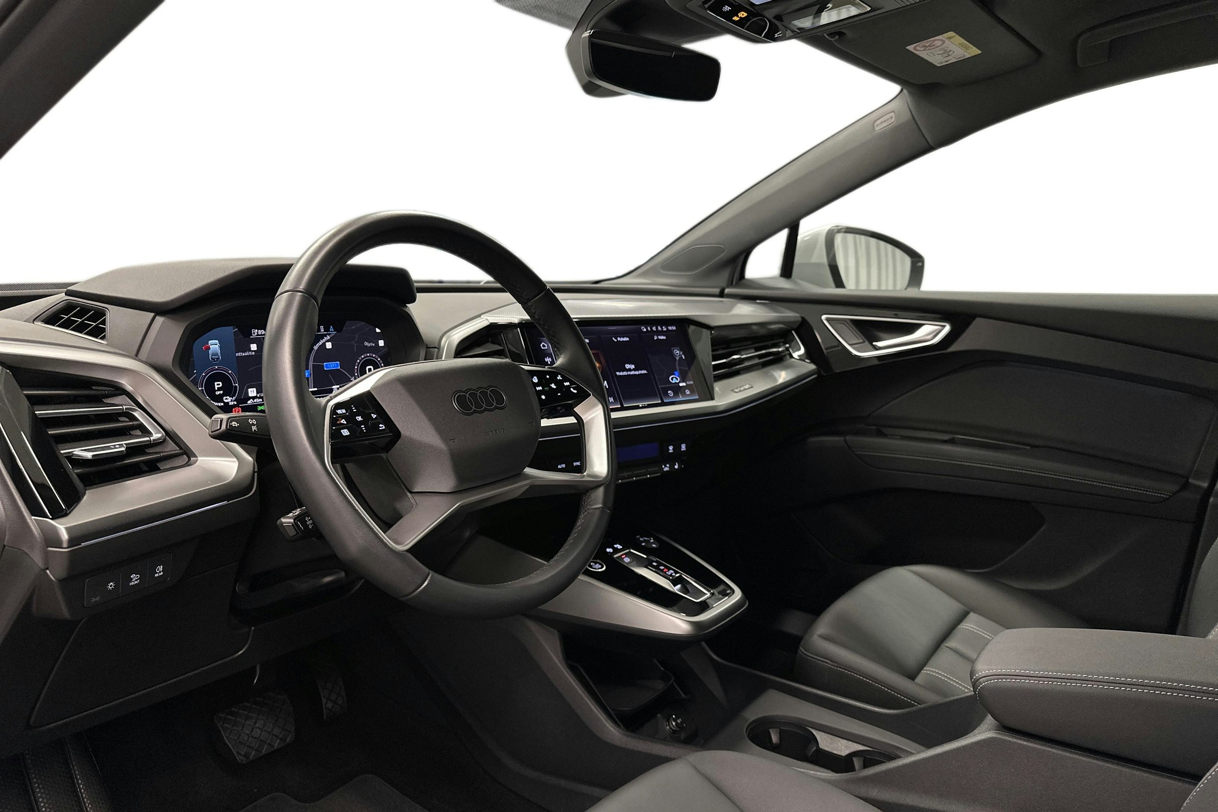valkoinen Audi Q4 e-tron 2024 kuva 7.