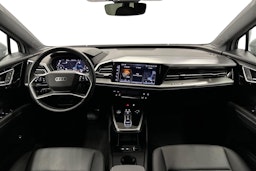 valkoinen Audi Q4 e-tron 2024 kuva 9.