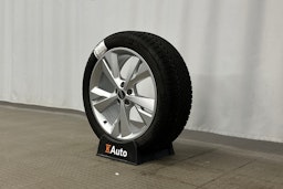 valkoinen Audi Q4 e-tron 2024 kuva 13.