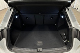 valkoinen Audi Q4 e-tron 2024 kuva 14.