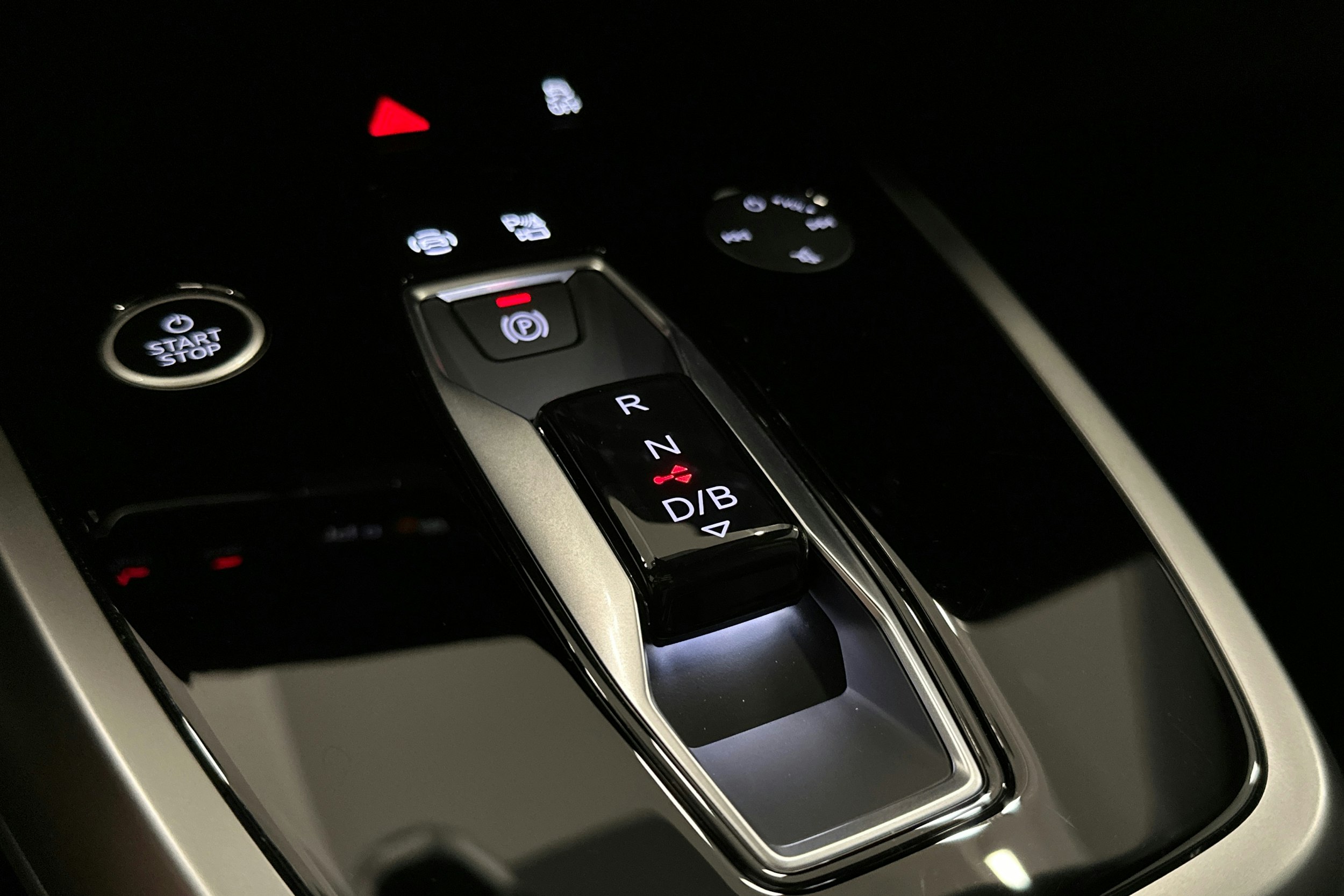 valkoinen Audi Q4 e-tron 2024 kuva 31.