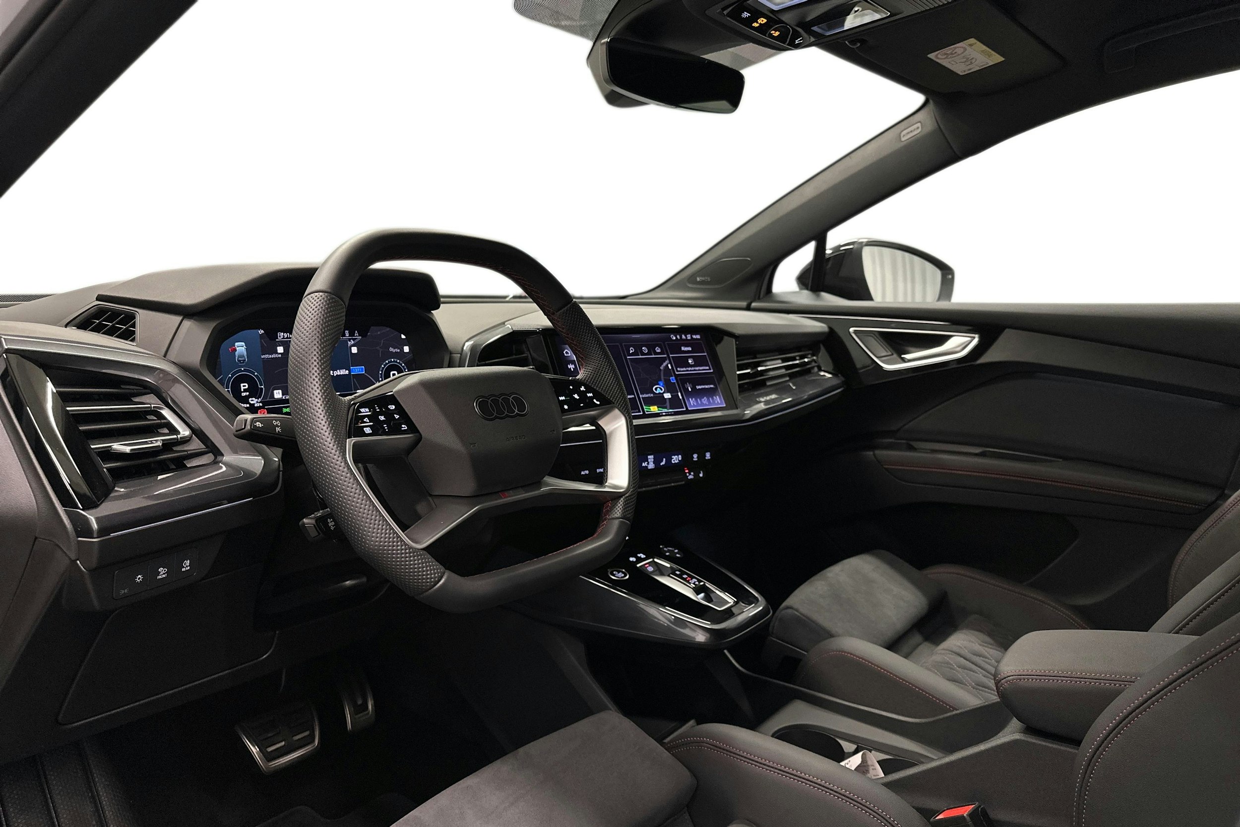 valkoinen Audi Q4 e-tron 2025 kuva 7.