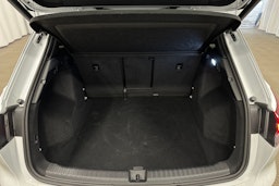valkoinen Audi Q4 e-tron 2025 kuva 13.