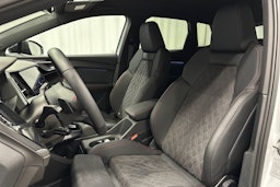 valkoinen Audi Q4 e-tron 2025 kuva 17.