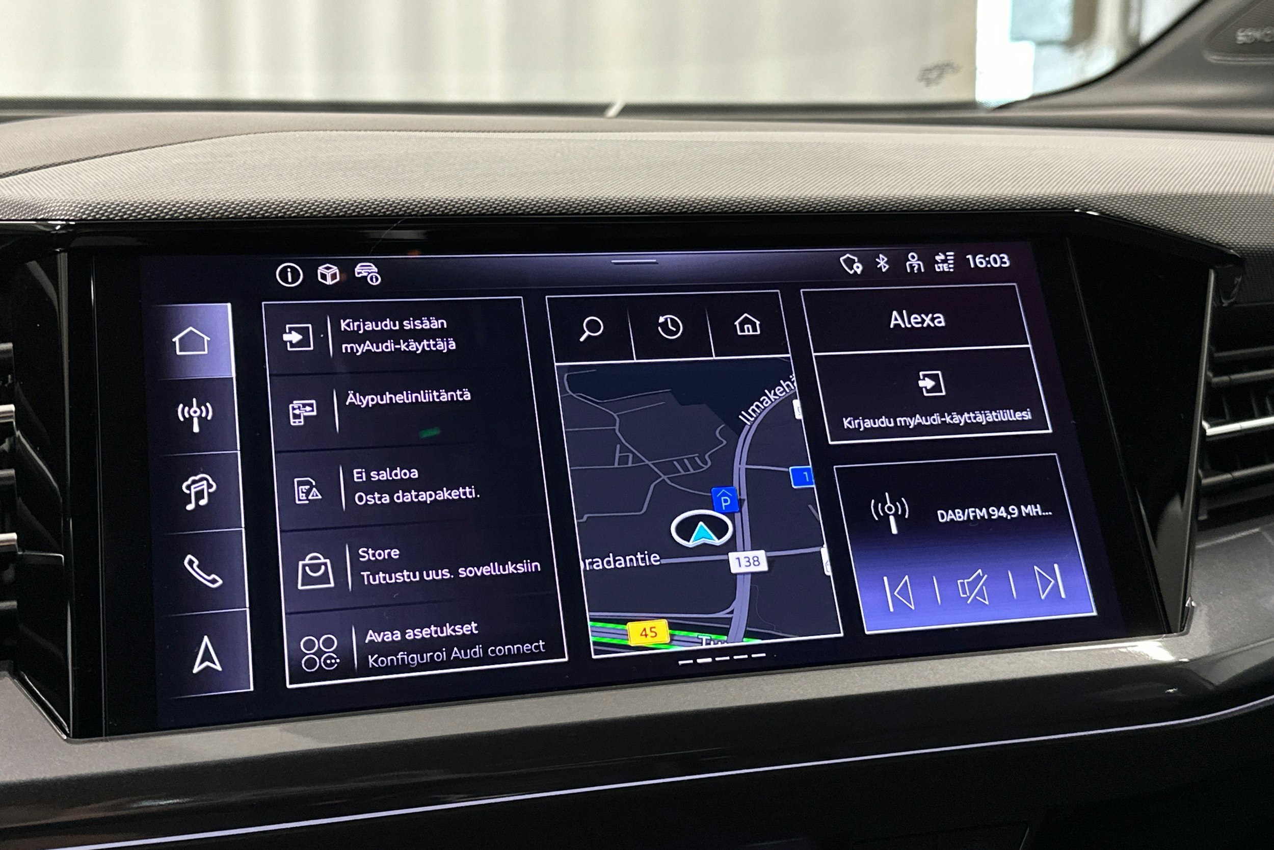 valkoinen Audi Q4 e-tron 2025 kuva 24.