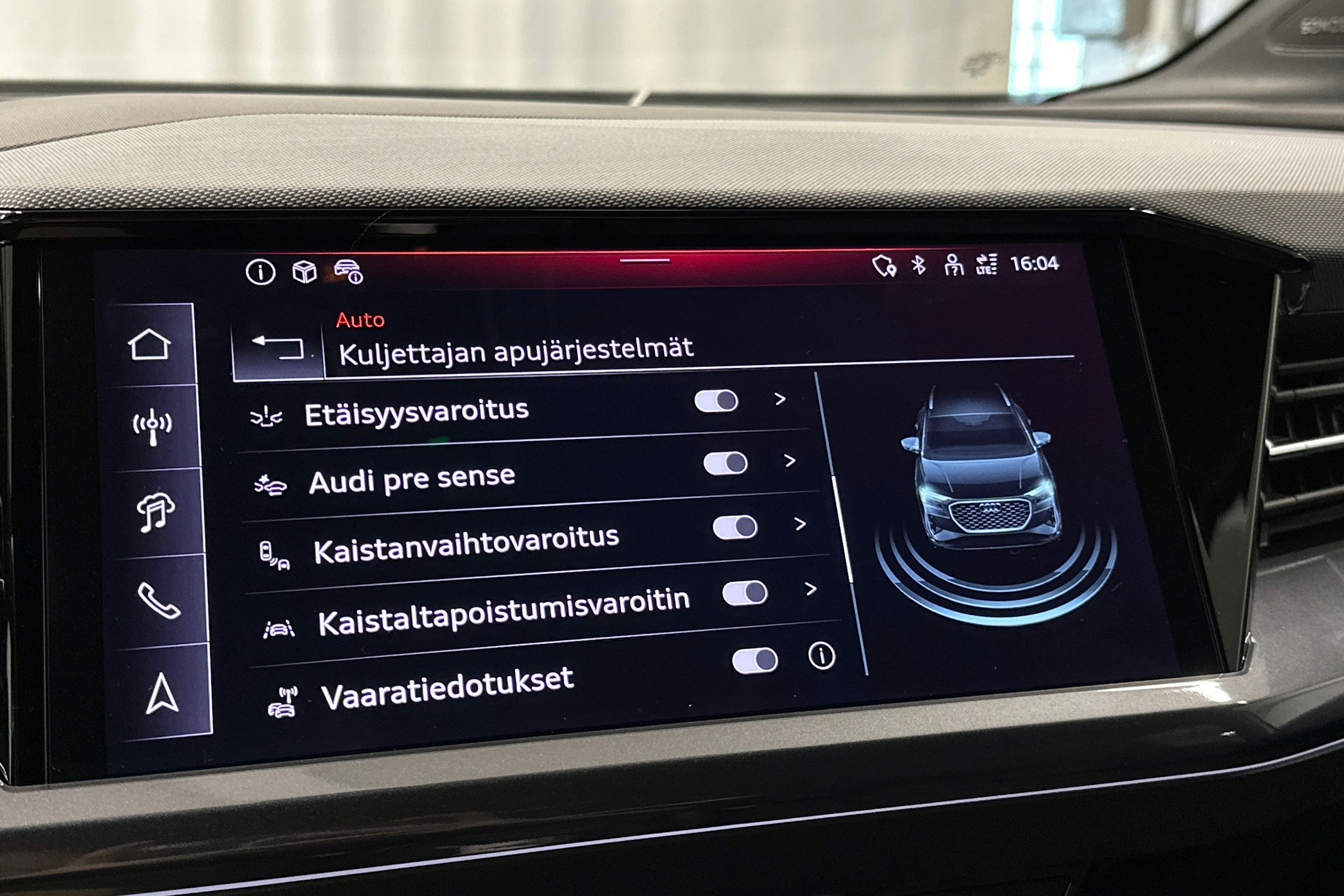 valkoinen Audi Q4 e-tron 2025 kuva 28.