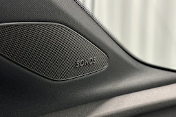 valkoinen Audi Q4 e-tron 2025 kuva 32.