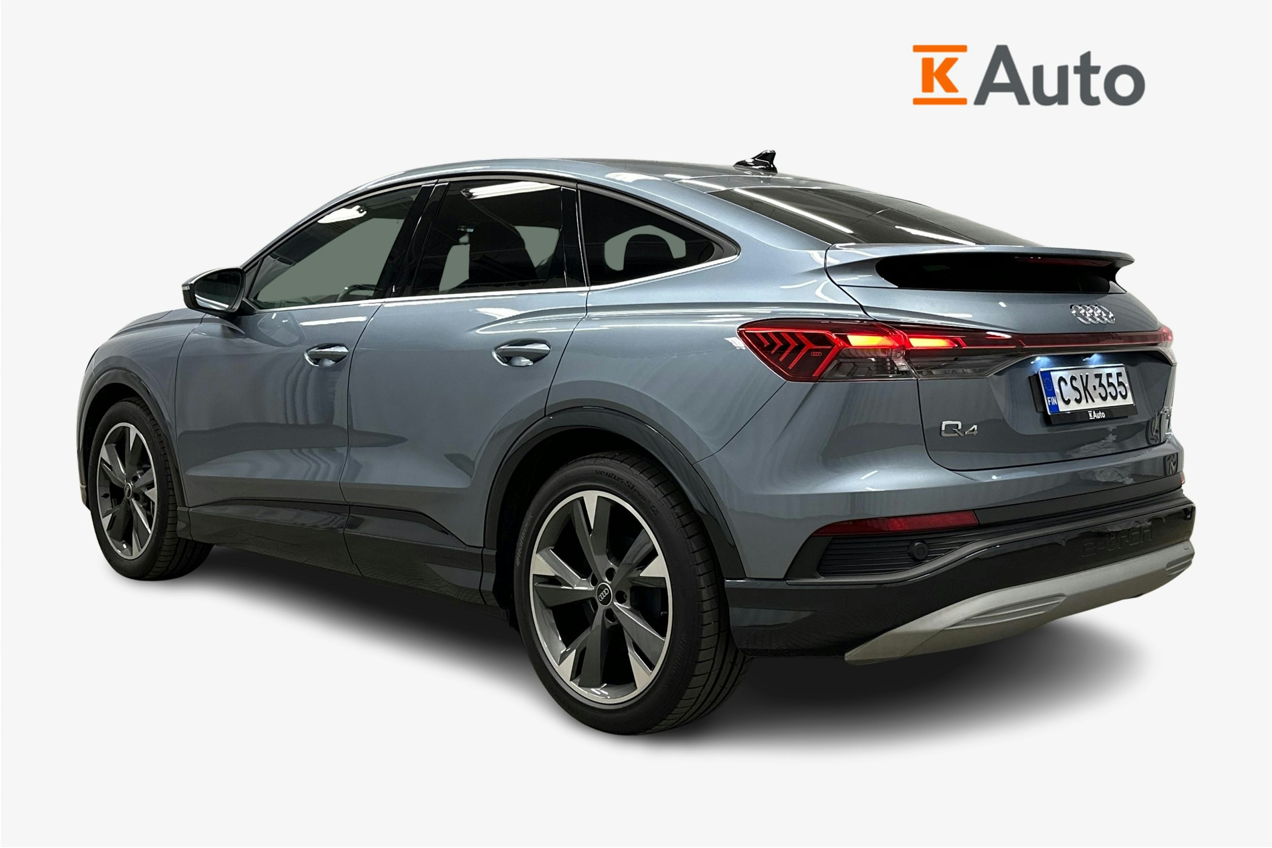 sininen Audi Q4 e-tron 2024 kuva 2.